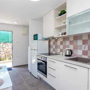  Apartment Mara